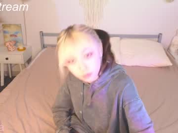 Cam for y_u_m_i_k_a