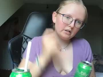 Cam for lexielilacs