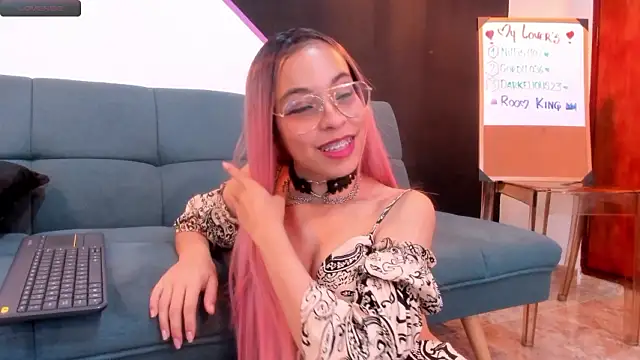 Stripchat sex cam RavenStark01