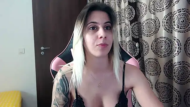 Stripchat sex cam RoseDiamond06